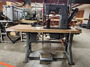 lot 44063 image: Singer Industrial Sewing Machine with Table and Light