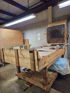 lot 8525 image: Foam Spraying Table