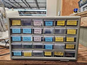 lot 13556 image: Assorted Lot Of Sewing Needles
