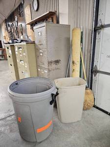 lot 14910 image: (2) Trash Cans and Brooms
