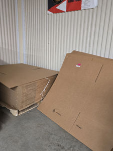 lot 45413 image: Large Flat Cardboard Boxes Bundle