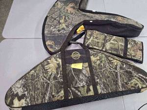 lot 11890 image: Archery Lot W Camo Cases