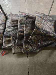 lot 16352 image: (5) 36in Bow Carry Cases