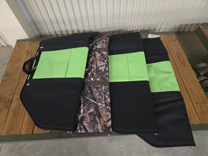 lot 16371 image: (4) 36in Bow Carry Cases