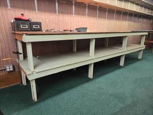 lot 42958 image: Industrial Workshop Bench with Storage Shelves