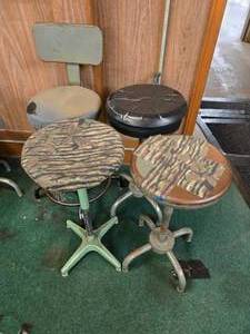 lot 42960 image: Vintage Industrial Shop Stools - Collection of 4