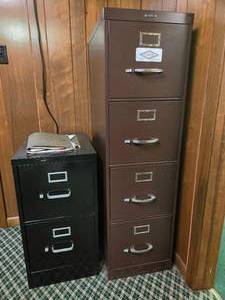 lot 48136 image: Vintage Metal File Cabinets - 2-Drawer and 4-Drawer Set