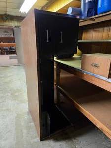 lot 48158 image: L-Shaped Metal Desk