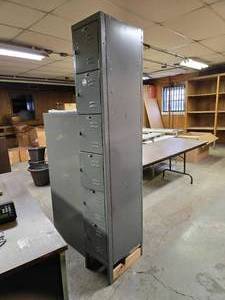 lot 48160 image: Hallowell 6-Tier Metal Storage Locker Unit