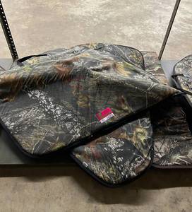lot 16353 image: (3) Bow Carry Cases