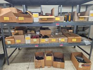 lot 123058 image: Assorted Lot of Thread