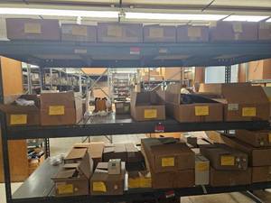 lot 123061 image: Assorted Lot of Thread