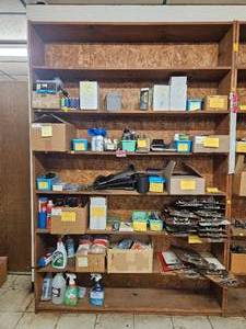 lot 123071 image: Assorted Lot of Archery Items