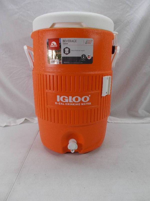 lot 1652 image: Igloo Cooler