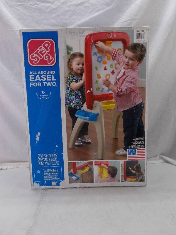 lot 1685 image: Step 2 all around easel for 2 Kids