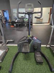 lot 21009 image: Helix Lateral Trainer Commercial Exercise Machine