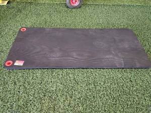 lot 21037 image: Heavy Duty Yoga Mat with Red Grommets