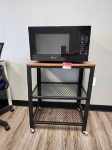 lot 21109 image: Magic Chef Black Countertop Microwave with Rolling Cart