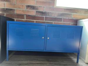 lot 21120 image: Blue Metal Storage Cabinet with Locker Doors