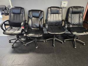 lot 21131 image: Black Leather Executive Office Chairs - Lot of 4