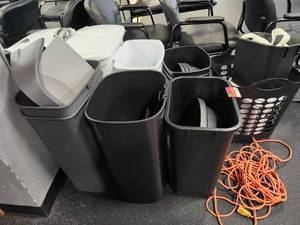 lot 21133 image: Office Waste Bins and Extension Cord Lot