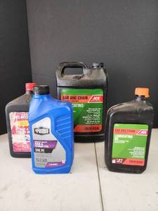 lot 316 image: Bar and Chain Oil