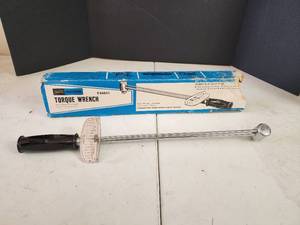 lot 338 image: Craftsman 944641 Torque Wrench Dual Range 0-150 ftlb