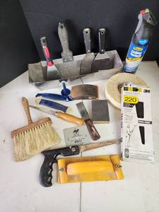lot 364 image: Drywall Tools with Homax Texture Spray