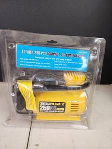 lot 367 image: Central Pneumatic 12V 250 PSI Mini Air Compressor Item 04077