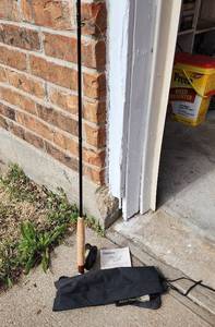 lot 388 image: Cabelas 567 Graphite Fly Fishing Rod and Reel Combo