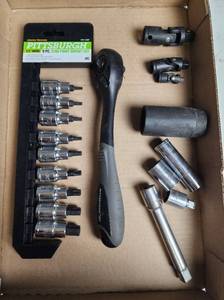 lot 427 image: Pittsburgh 12 Drive 9 Piece Star Point Socket Set with Accessories