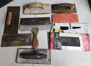 lot 435 image: Drywall Tool Set with Gator 220 Sanding Screen and 3M Pro-Pak