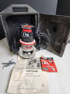 lot 452 image: Craftsman Router Model 315.17491 1.5HP Double Insulated with Manual - Powers On
