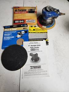 lot 458 image: Central Pneumatic 6 Random Orbit Palm Sander Model 93742 with Sanding Discs