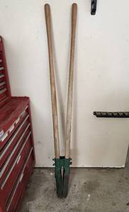 lot 485 image: Union Post Hole Digger with Wooden Handles