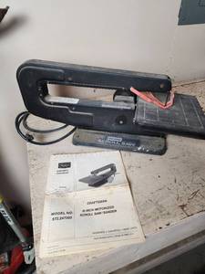 lot 494 image: Craftsman 15 Inch Motorized Scroll SawSander Model 572.247202 (Powers On)