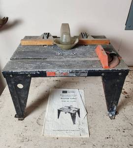 lot 495 image: Sears Craftsman Router Table Model 171.25444 with Manual