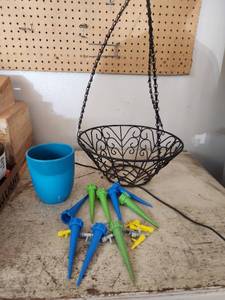 lot 524 image: Plant Watering Inserts - Hanging Basket, and Blue Pot