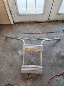 lot 527 image: Werner Stah-Safe Ladder Stabilizer Model 44465