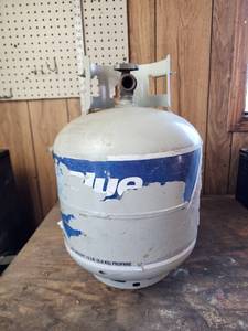 lot 533 image: 15 lb Blue Propane Tank- empty