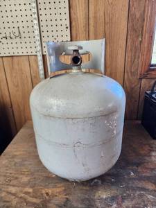 lot 534 image: 15 lb Propane Tank with Safety Valve - empty