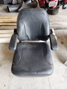lot 577 image: Universal Equipment Seat with Adjustable Arms