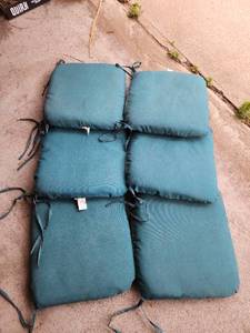 lot 579 image: Outdoor Patio Chair Cushions Set of 6 - Teal