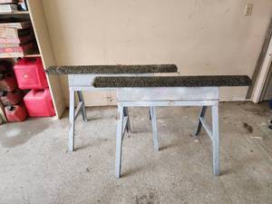 lot 585 image: Metal Sawhorses with Non-Slip Grip Tops - Pair