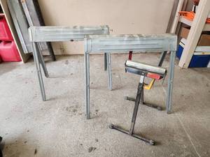 lot 586 image: Material Support Stands with Roller Stand
