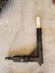 lot 489 image: 1.25in Motorcycle Receiver Hitch And Flag Pole Hitch Mount