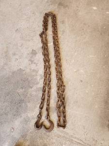 lot 593 image: 164 Inch Industrial Steel Chain with Double J-Hooks