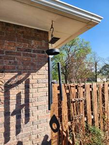 lot 902 image: Metal Wind Chimes