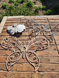 lot 904 image: Metal Butterfly Wall Art Set - White Decorative Garden Sculptures