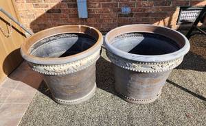 lot 913 image: 2 Large Decorative Planters with Ornate Leaf Design - Plastic - 22in x 20in